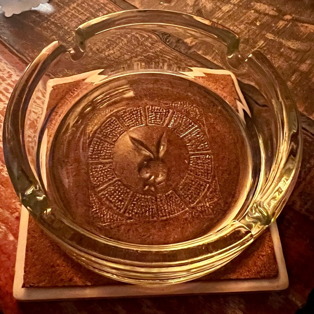 Vintage PLAYBOY CLUB Clear Glass Ashtray with Engraved PLAYBOY BUNNY - Picture 12 of 12